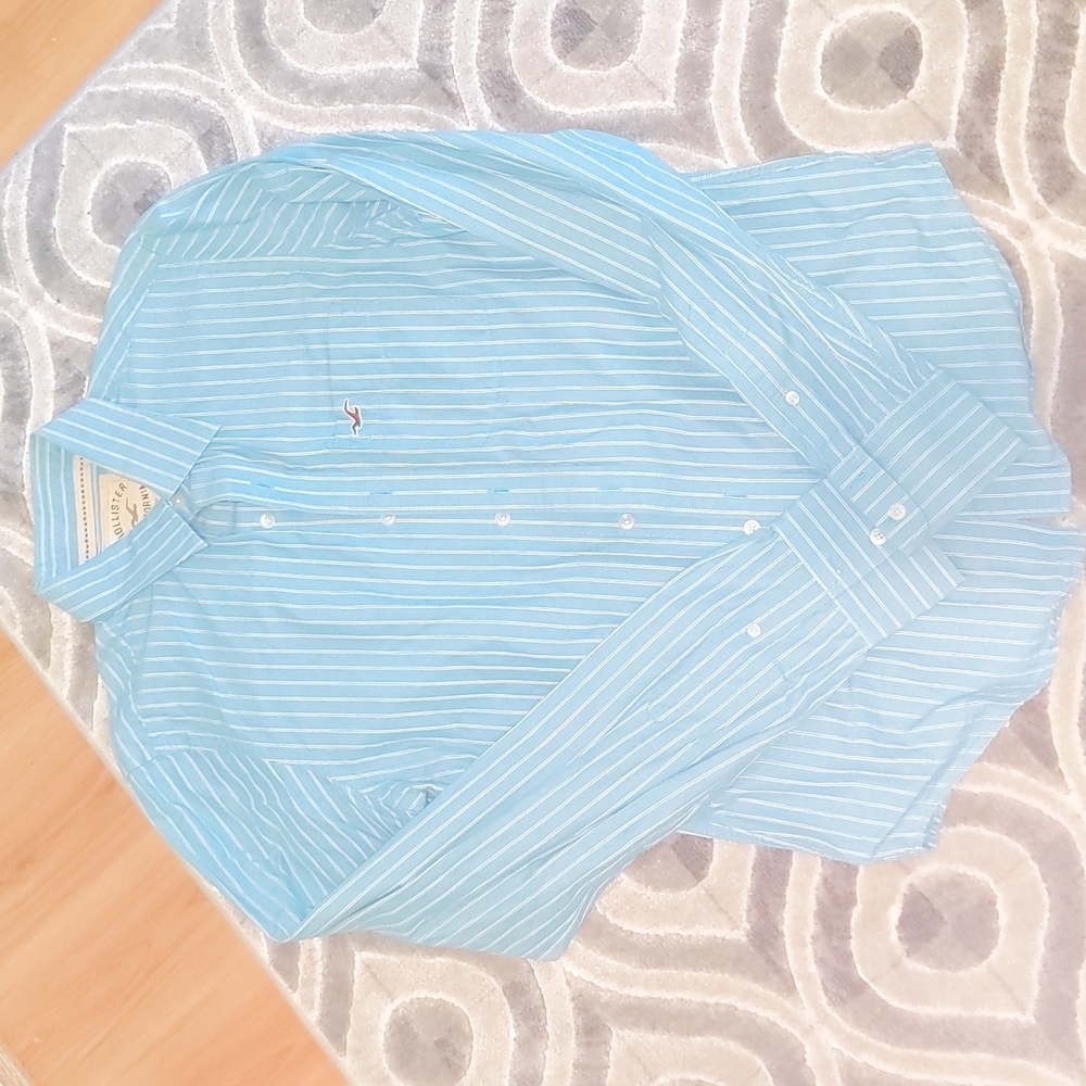 Hollister Long sleeve button up shirt